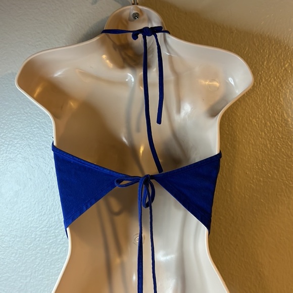 Fashion Magazine Blue Bandanna Halter Tie Top - Picture 4 of 5